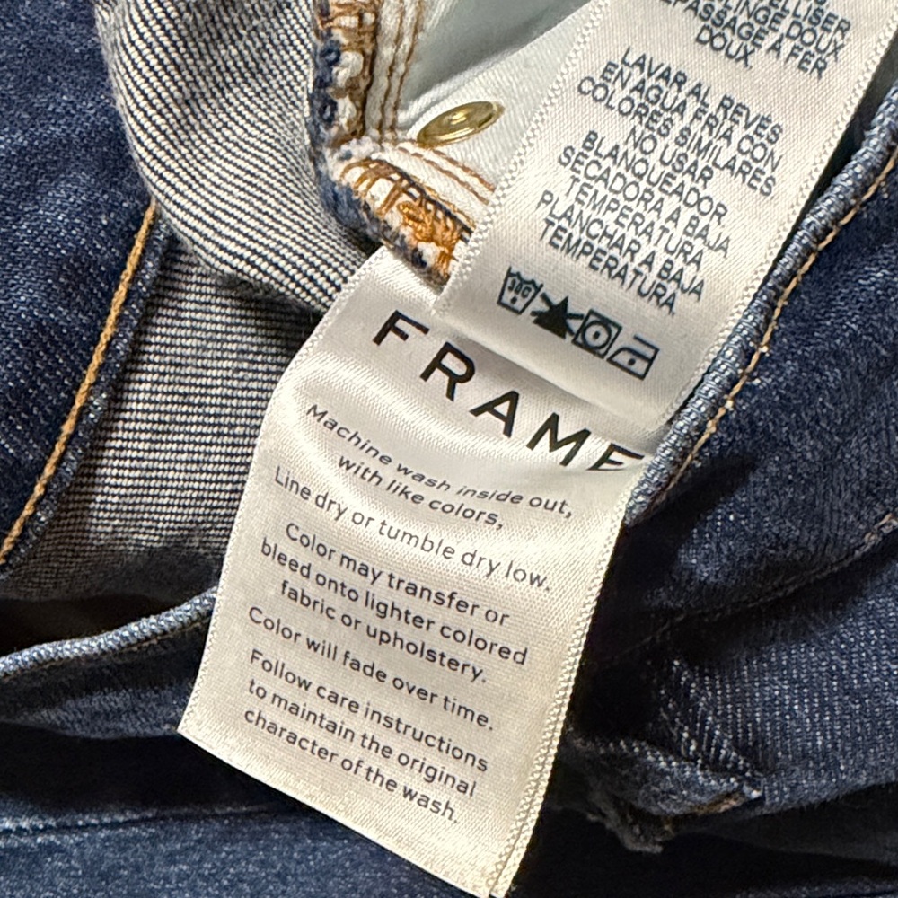 Frame Denim Le Sylvie Crop in Dark and Light Blue - Picture 7 of 8